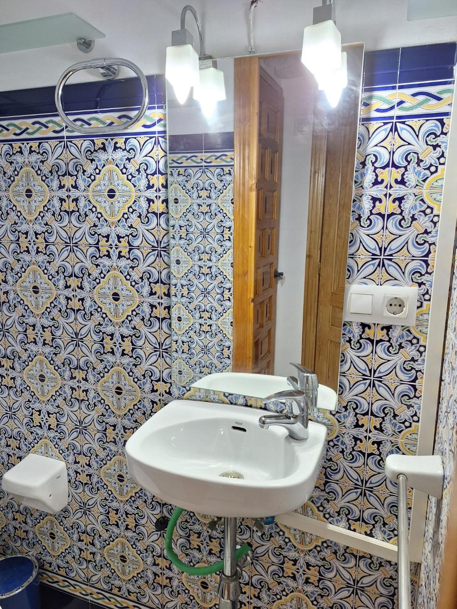 Apartamento Plaza San Roman Sevilha Exterior foto